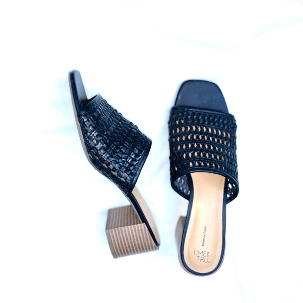 Faux leather woven mule 8.5